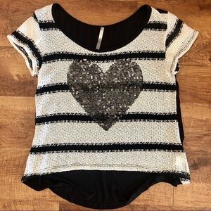 NWOT Black and white hi-low T-shirt with blingy heart. Large